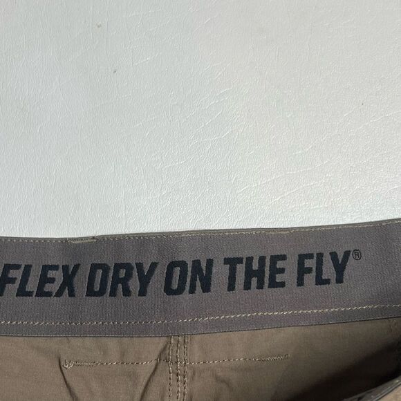 Duluth Trading Co Men's Cargo Shorts - Brown 97% Nylon - Picture 2 of 4